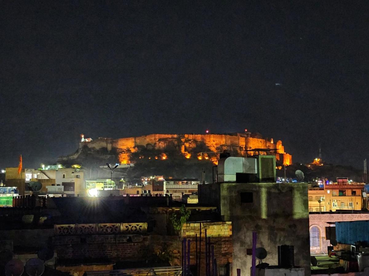 Govind Hotel Jodhpur  Buitenkant foto