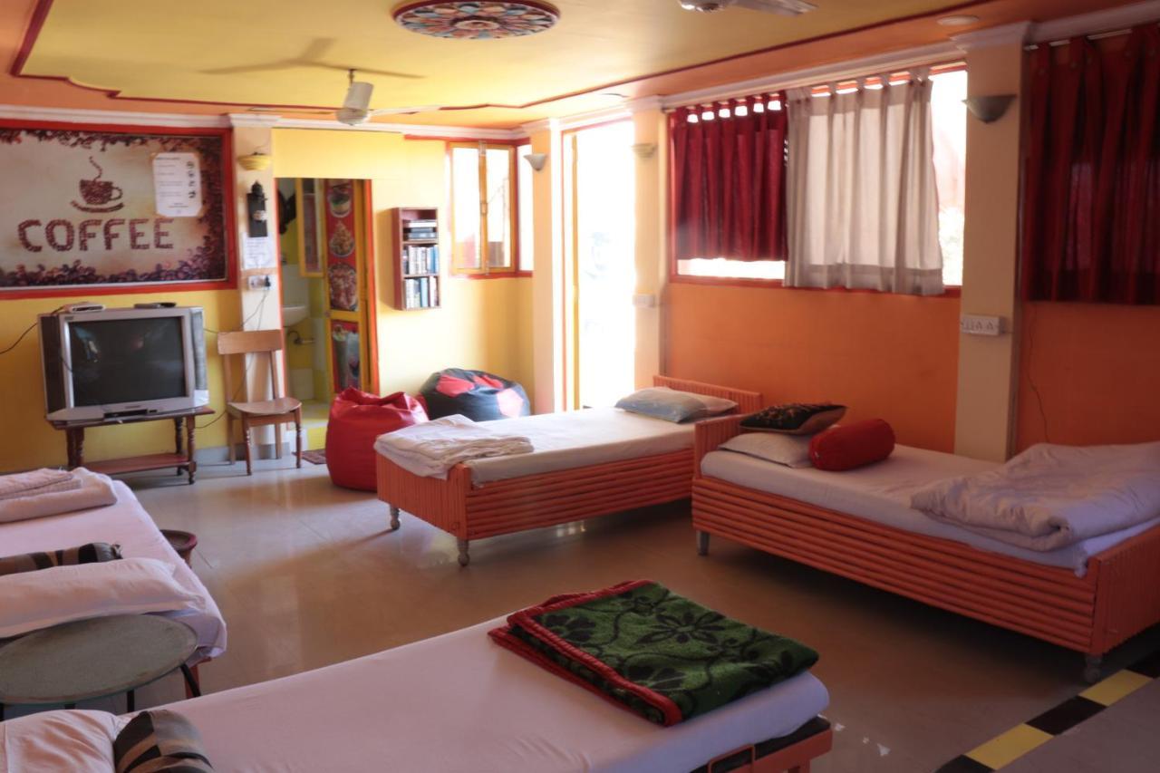 Govind Hotel Jodhpur  Buitenkant foto